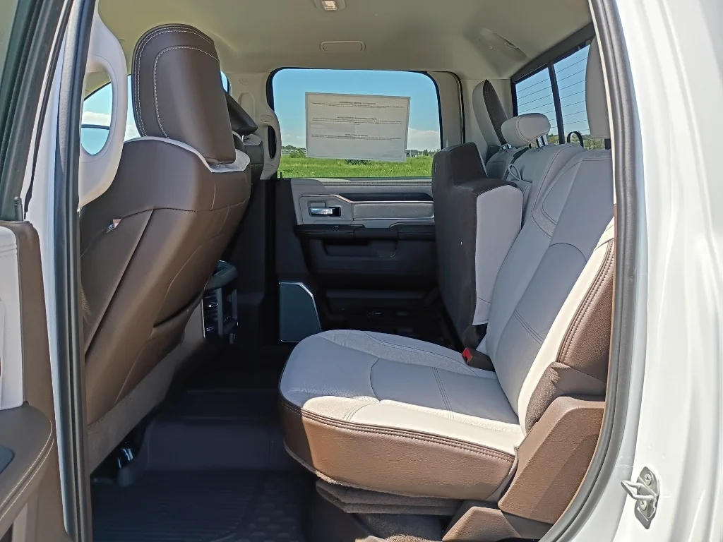 New 2026 Bright White Clear-Coat Exterior Paint RAM Laramie image 20