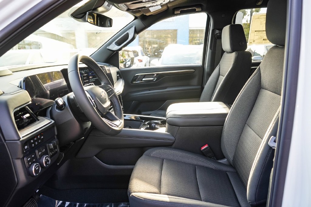 2026 Chevrolet Suburban LS - Photo 17