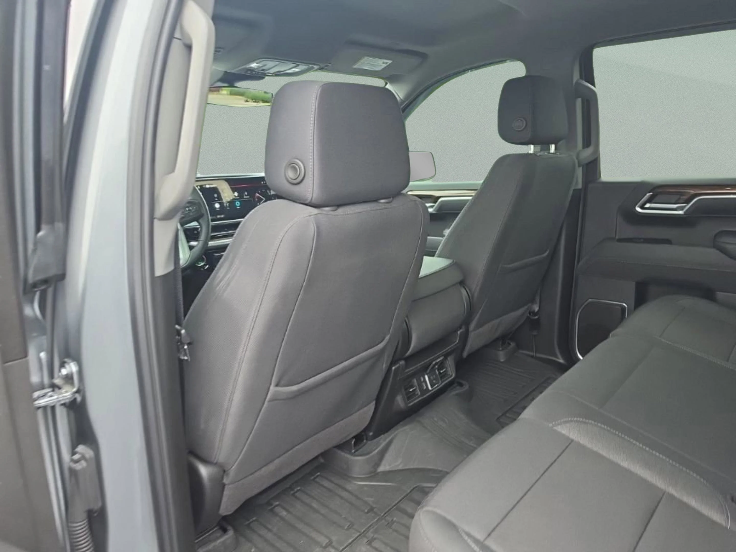 Used 2025 Sterling Metallic GMC Elevation image 23