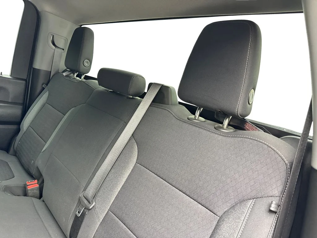 Used 2022 Silver Chevrolet Custom image 33