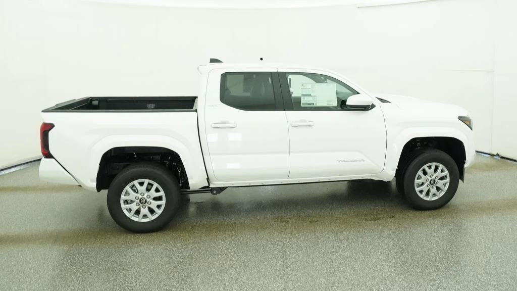 New 2026 Ice Cap Toyota SR5 image 40