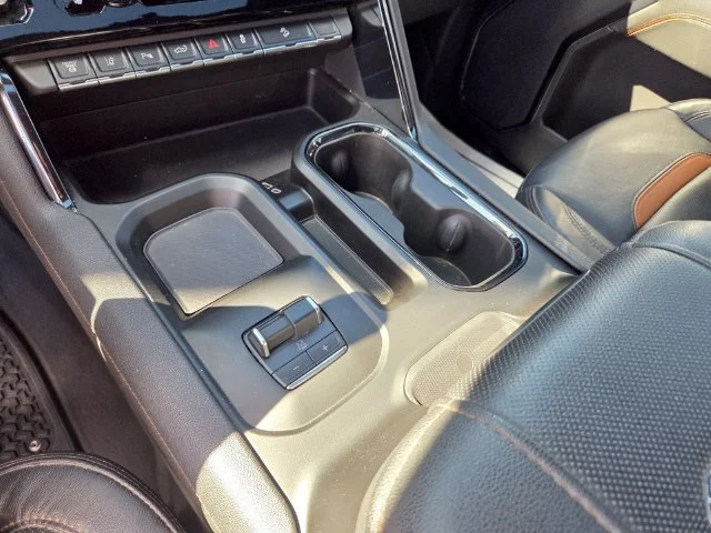 Used 2024 Silver GMC AT4 image 27