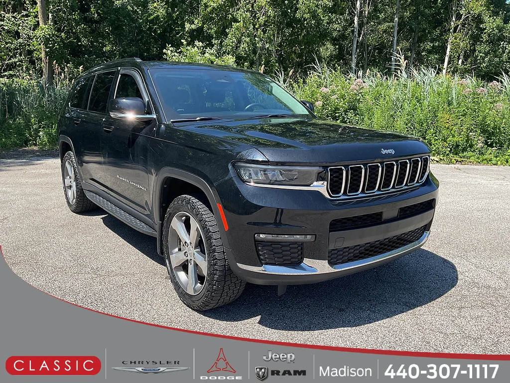 Certified Used 2021 Diamond Black Crystal Pearl Coat Jeep Limited image 1