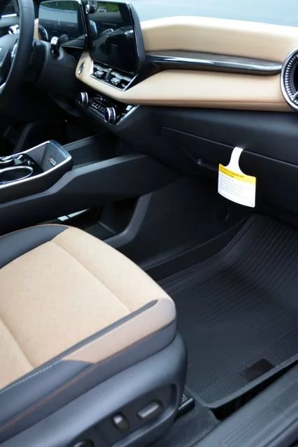 New 2026 Mosaic Black Metallic Chevrolet ACTIV image 11
