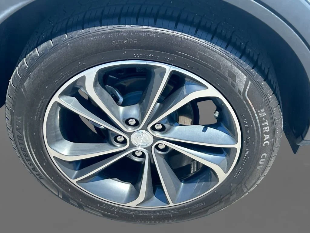 Used 2023 Summit White Buick Select image 16