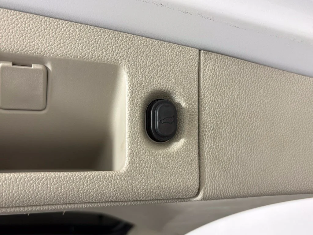 Used 2019 White GMC Denali image 45
