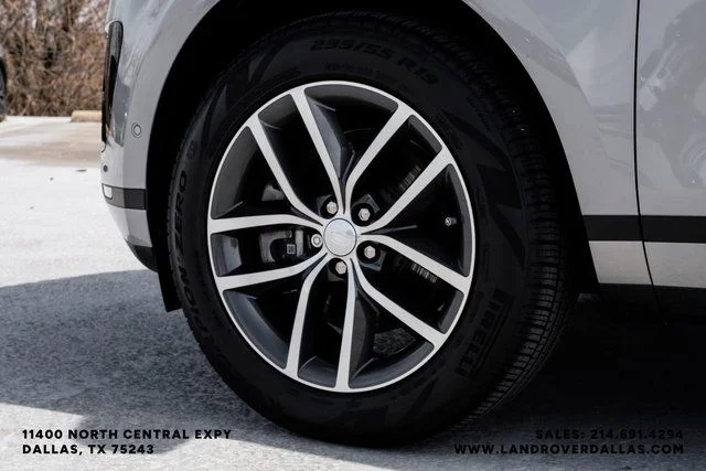 Used 2025 Silver Land Rover S image 57