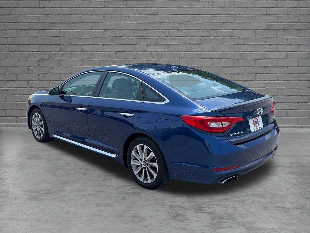 Used 2015 Blue Hyundai Sport image 4