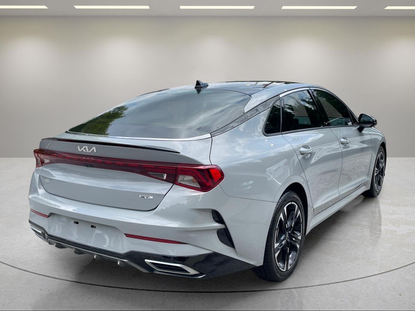 Used 2023 Wolf Gray Kia GT-Line image 6