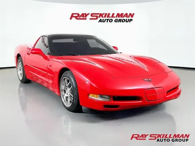 Used 2004 Red Chevrolet Base image 1