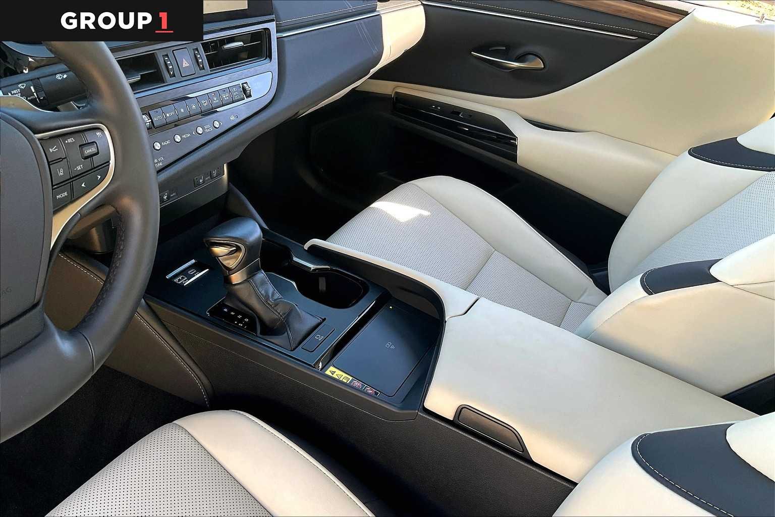 Used 2023 Eminent White Pearl Lexus  image 17