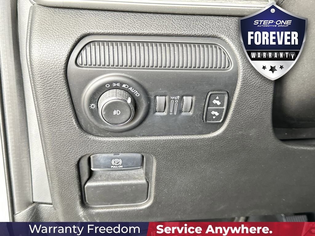 Used 2022 White Jeep Series II image 21