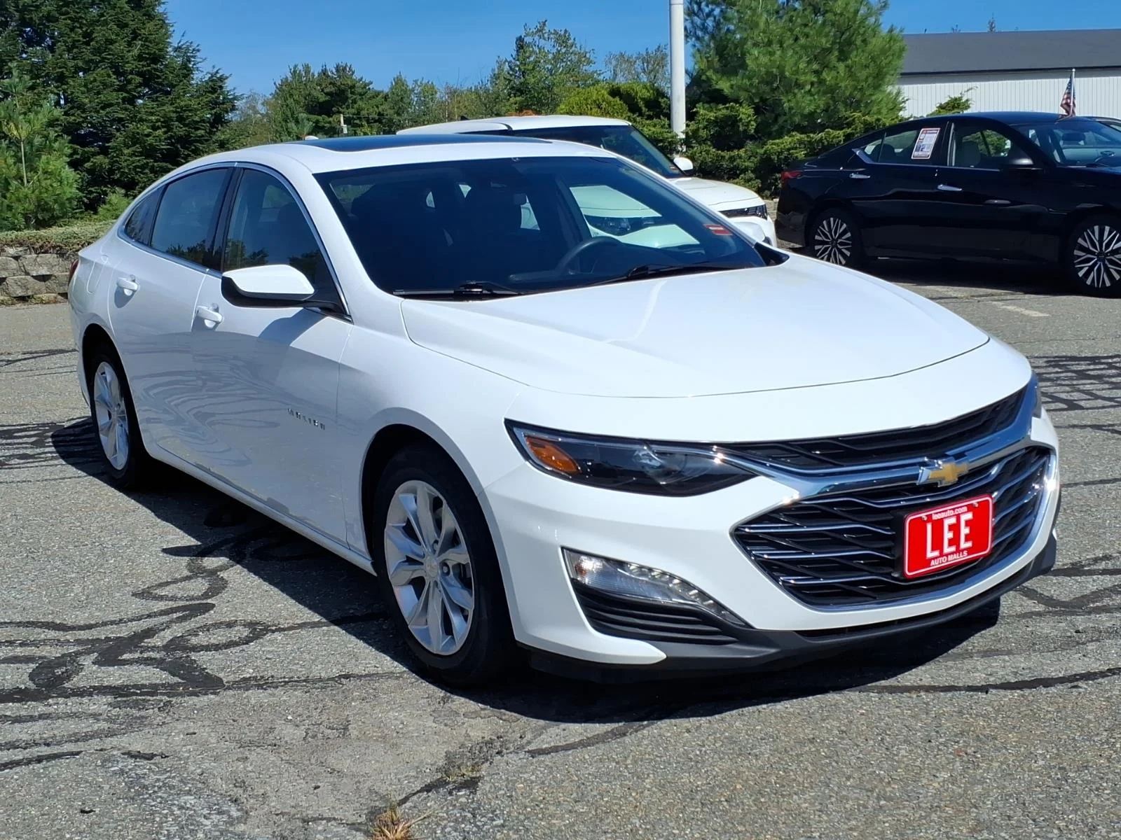 Used 2024 Summit White Chevrolet LT image 3