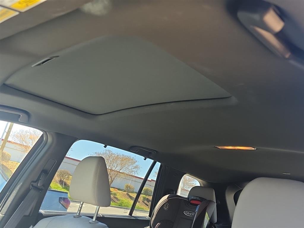 Used 2021 Obsidian Blue Pearl Honda Touring image 7