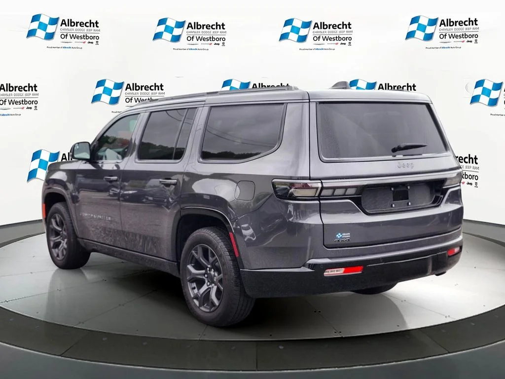 New 2026 Baltic-Gray Metallic Clear-Coat Exterior Paint Jeep Limited Altitude image 3