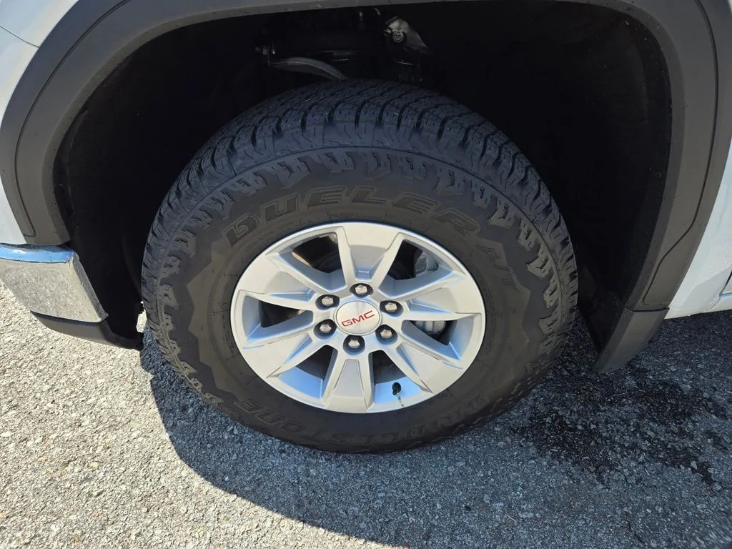 Used 2024 White GMC Pro image 9
