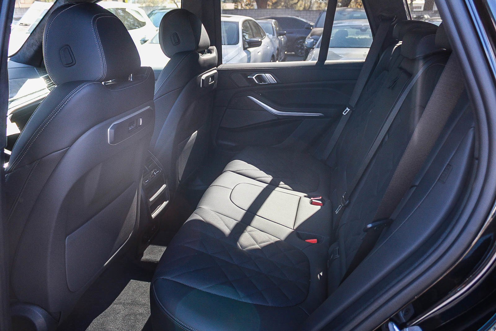 New 2026 Black Sapphire Metallic BMW xDrive50e image 18