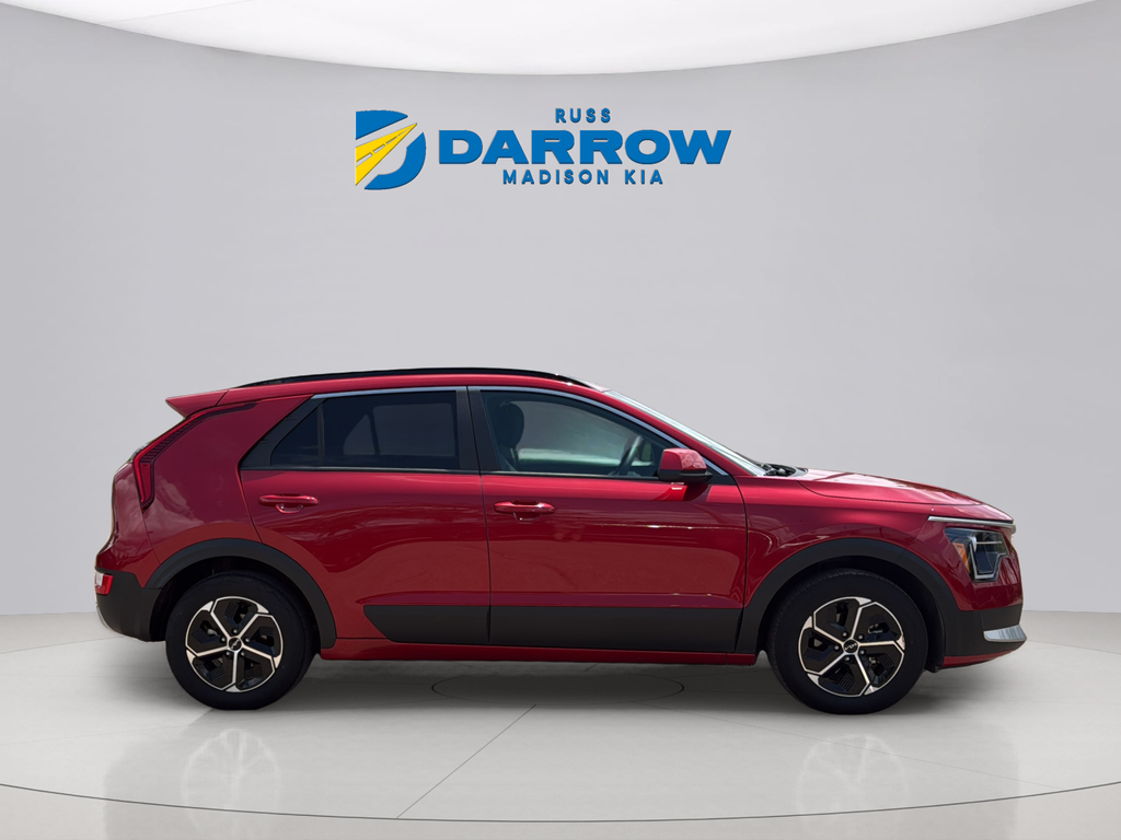 Used 2025 Runway Red Kia LX image 6