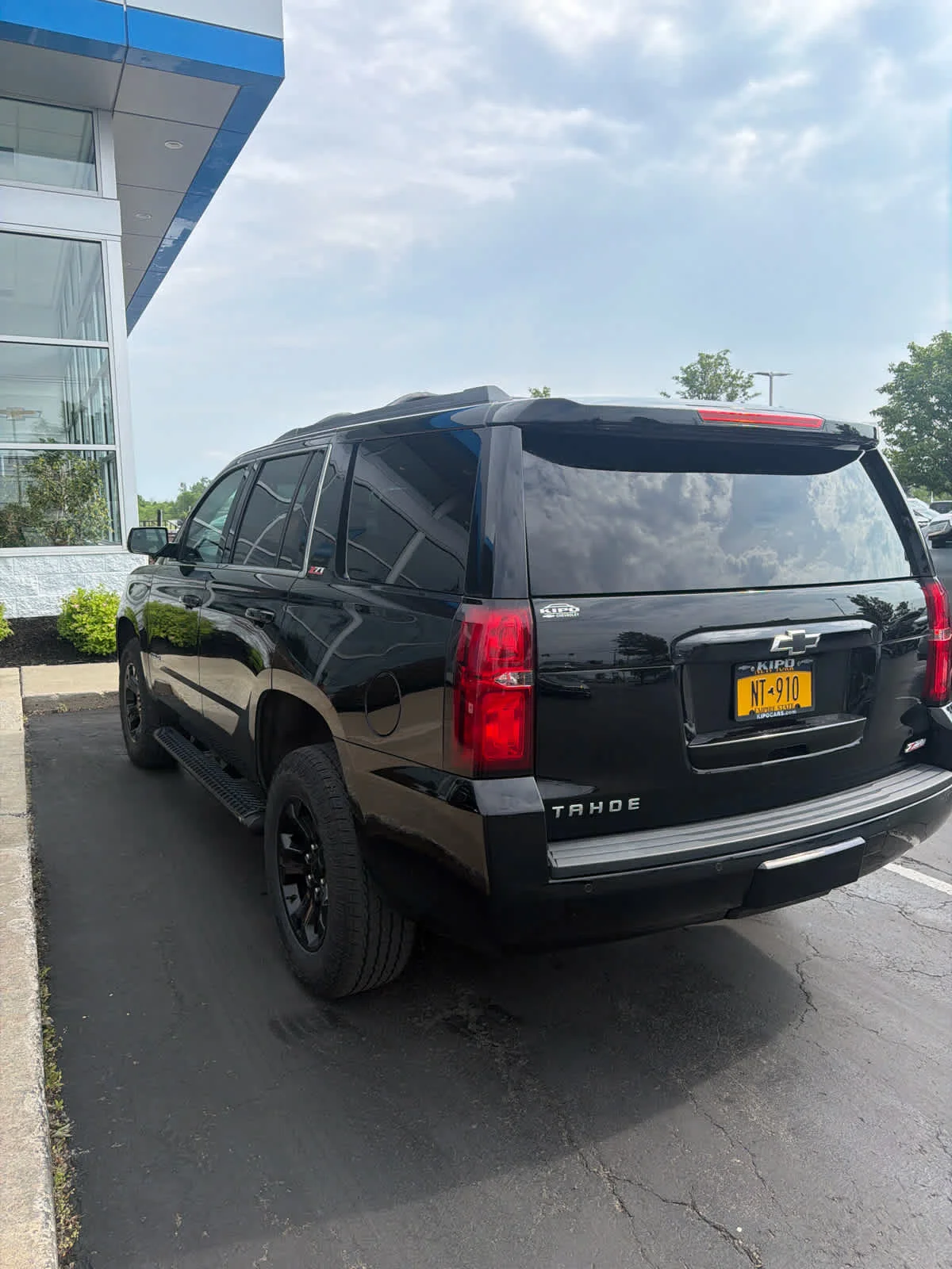 Used 2020 BLACK Chevrolet LT image 4