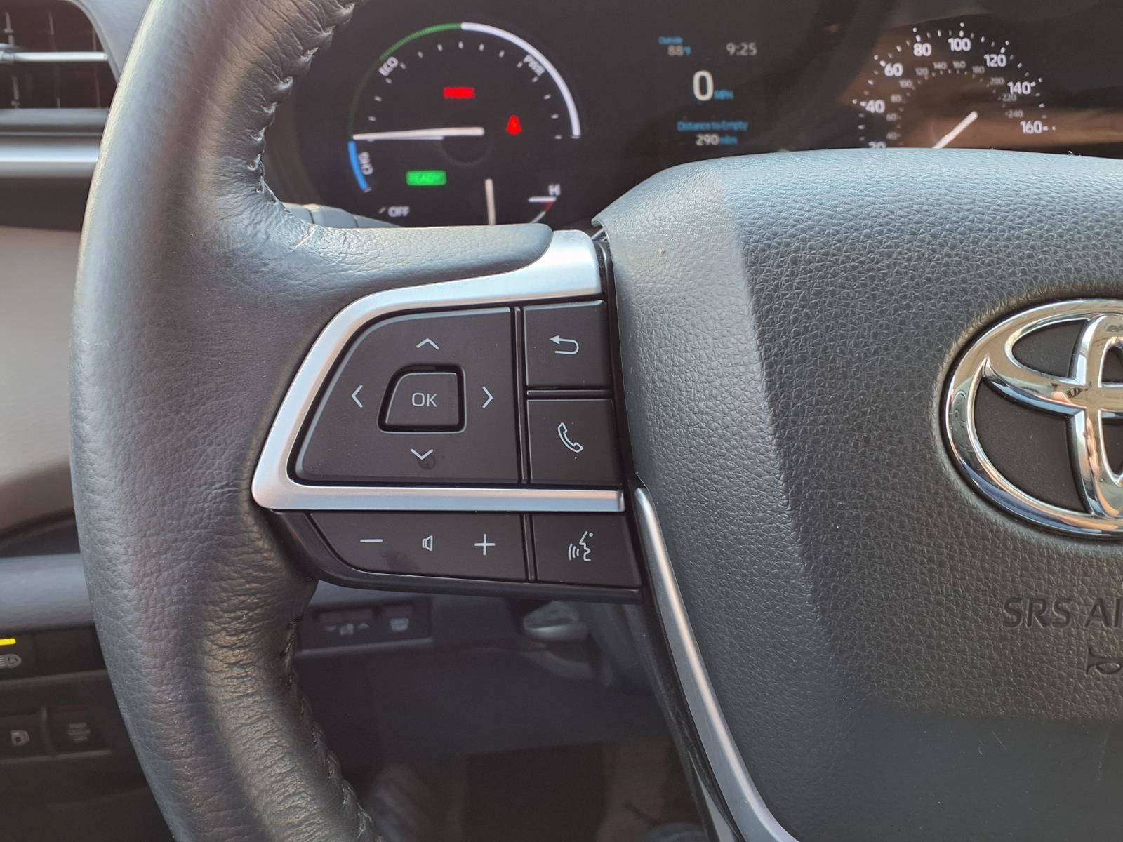 Certified Used 2024 Pearl Toyota XLE image 20