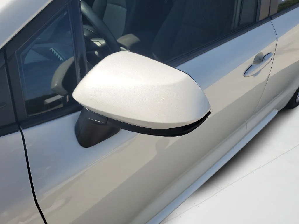 Used 2026 Off-white Toyota LE image 26