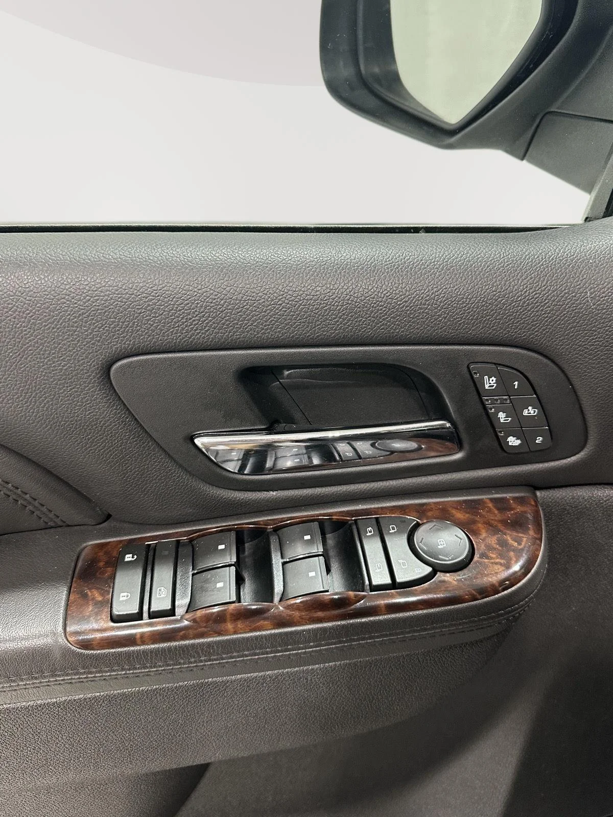 Used 2011 PURE SILVER METALLIC GMC Denali image 18