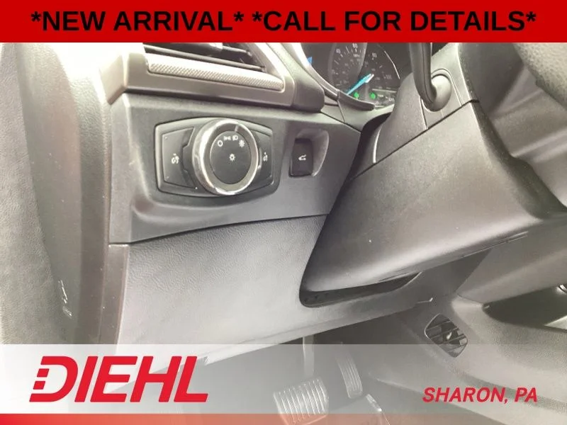 Used 2020 Red Ford SE image 23