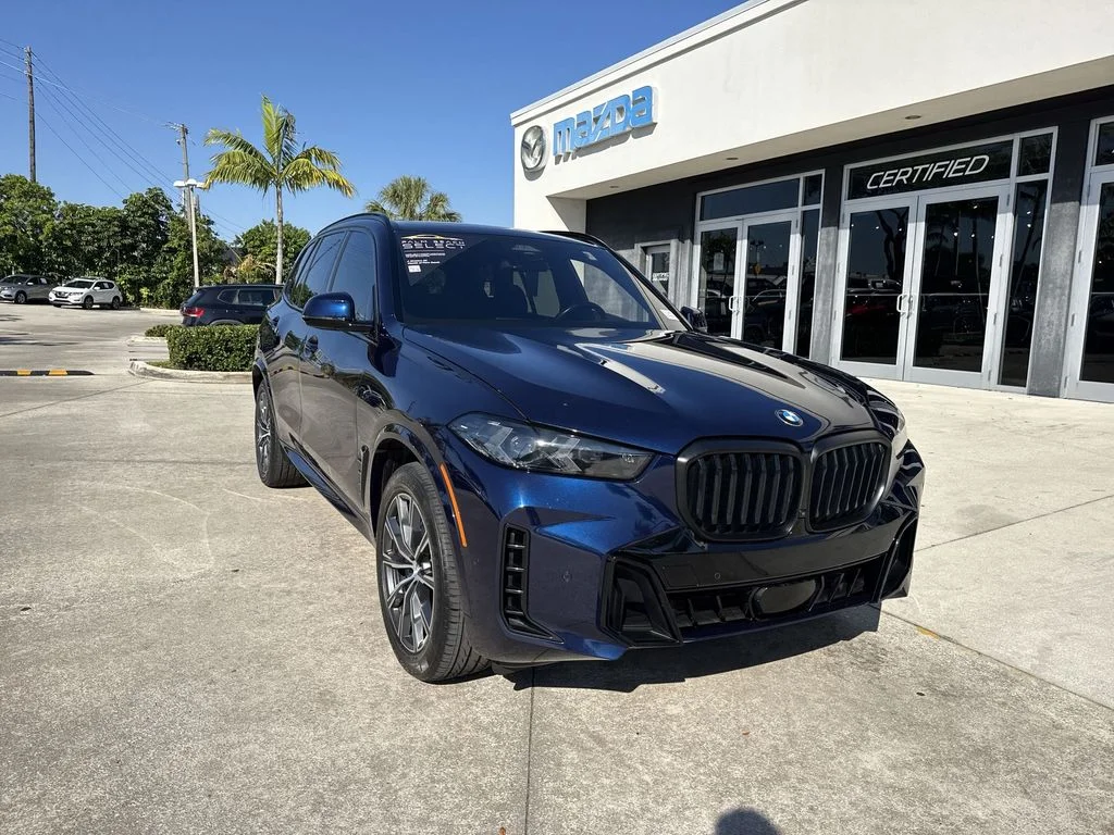 Used 2024 Blue BMW xDrive40i image 7
