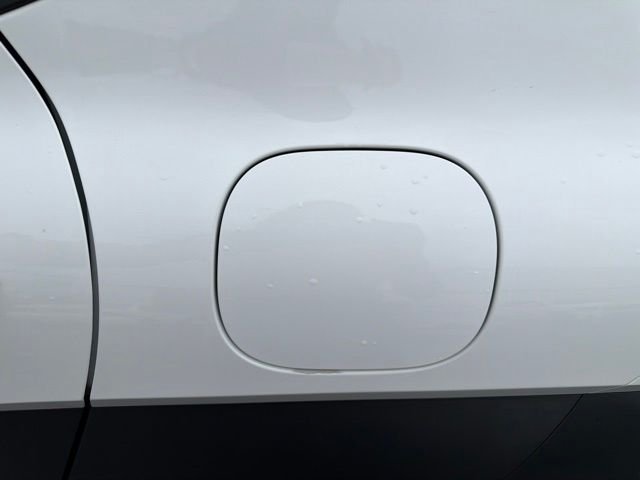 Used 2024 White Hyundai SEL image 15