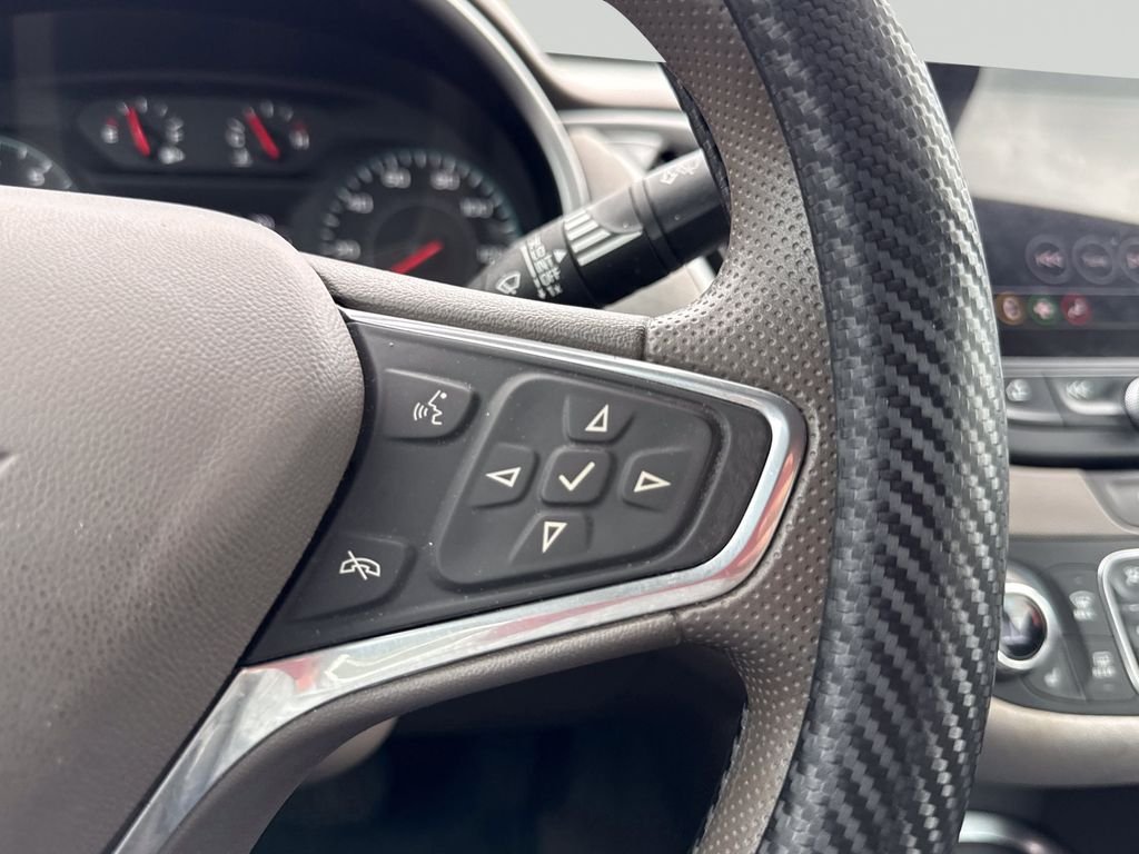 Used 2023 Sterling Gray Metallic Chevrolet LT image 21