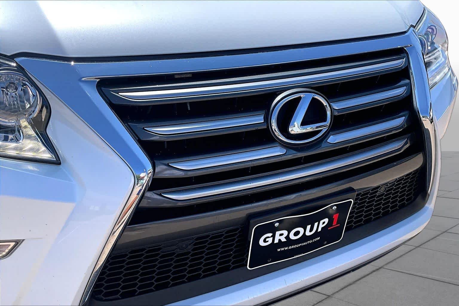 Used 2019 Starfire Pearl Lexus Premium image 30