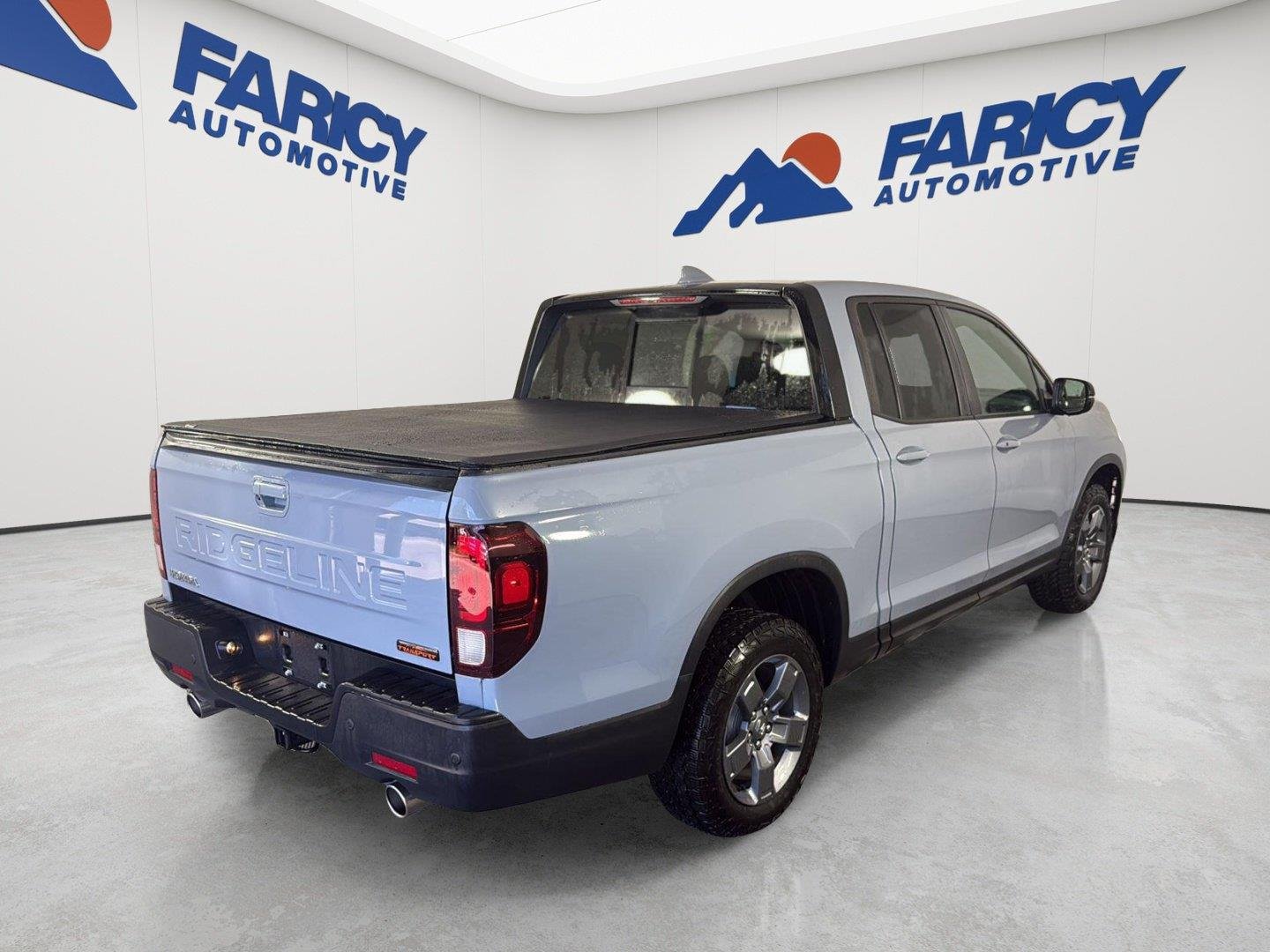 Used 2025 Sonic Gray Pearl Honda TrailSport image 6