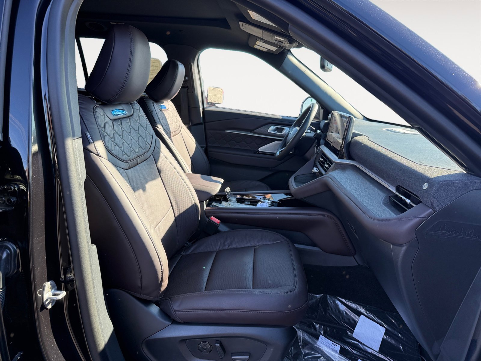 New 2026 Agate Black Metallic Ford Platinum™ image 19