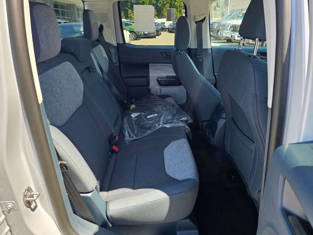 New 2025 Space White Metallic Ford XLT image 12
