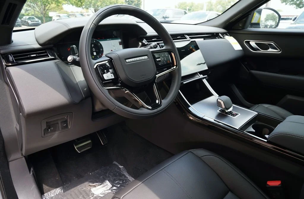 New 2026 Zadar Grey Land Rover P250 Base image 14