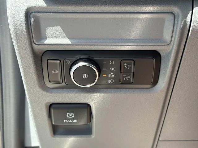 New 2026 Carbonized Gray Metallic Ford XLT image 38