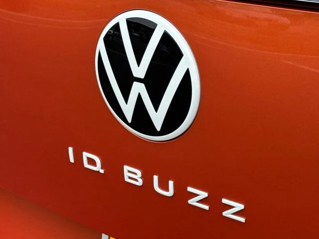 New 2025 Energetic Orange W/White Upper Volkswagen Pro S Plus image 16
