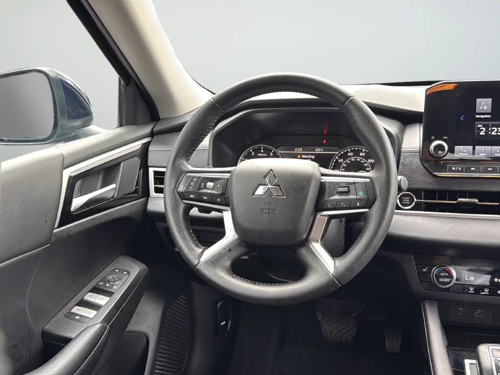 Used 2024 Blue Mitsubishi SE image 33