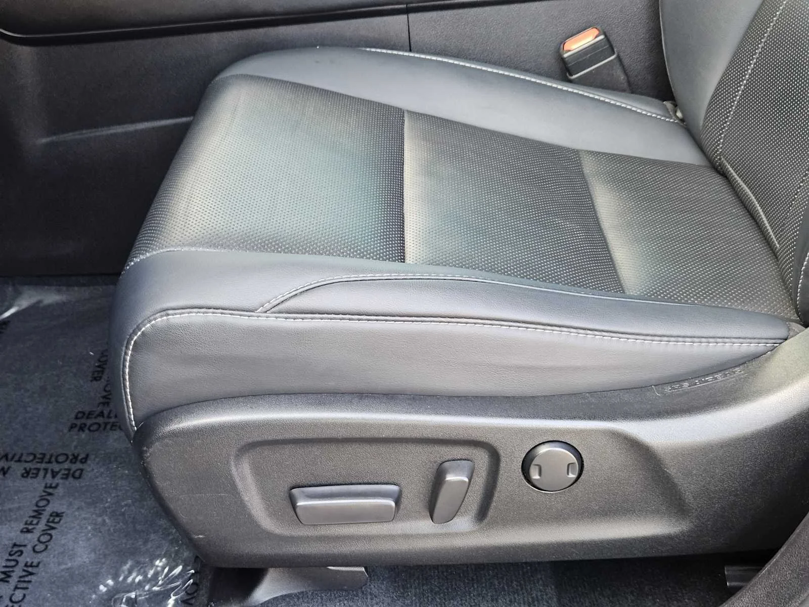 Certified Used 2021 CAVIAR Lexus  image 19