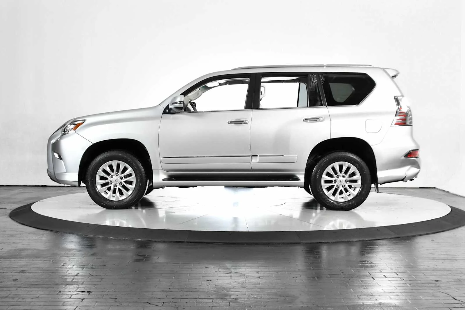 Used 2014 Tungsten Pearl Lexus  image 2