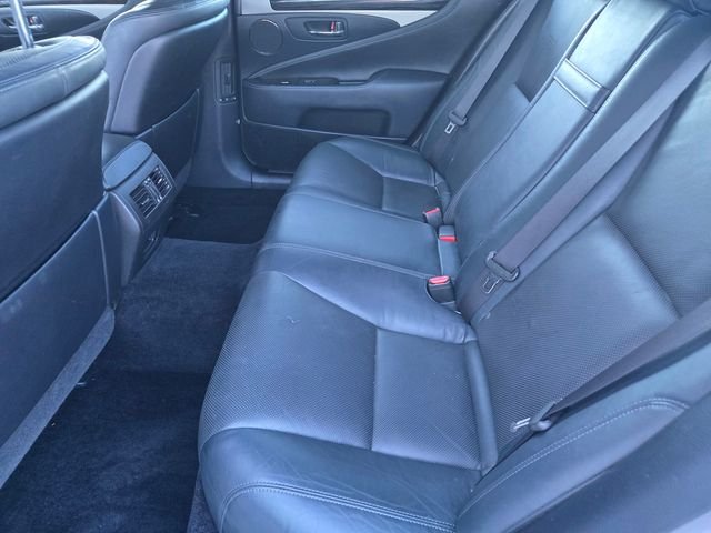 Used 2016 White Lexus 460 image 12