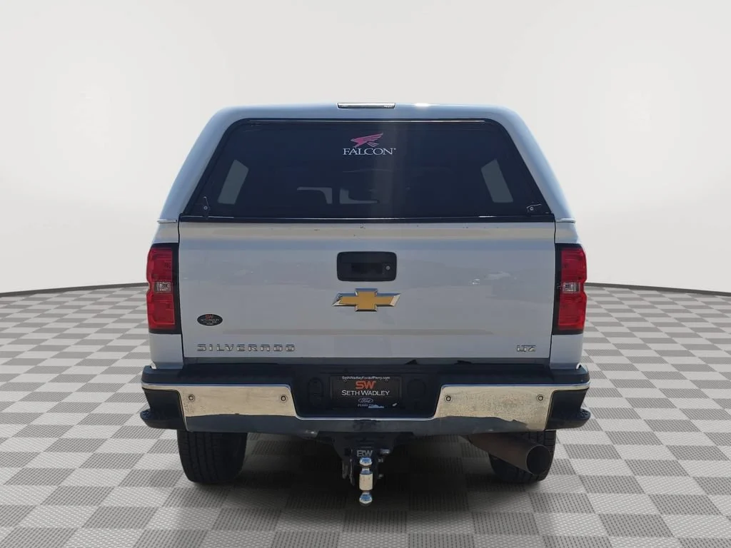 Used 2018 SUMMIT WHITE Chevrolet LTZ image 6