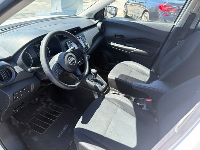 Used 2023 White Nissan S image 10