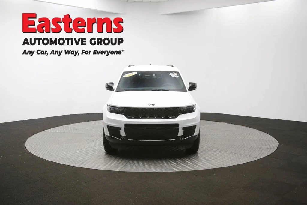 Used 2024 White Jeep Altitude image 55