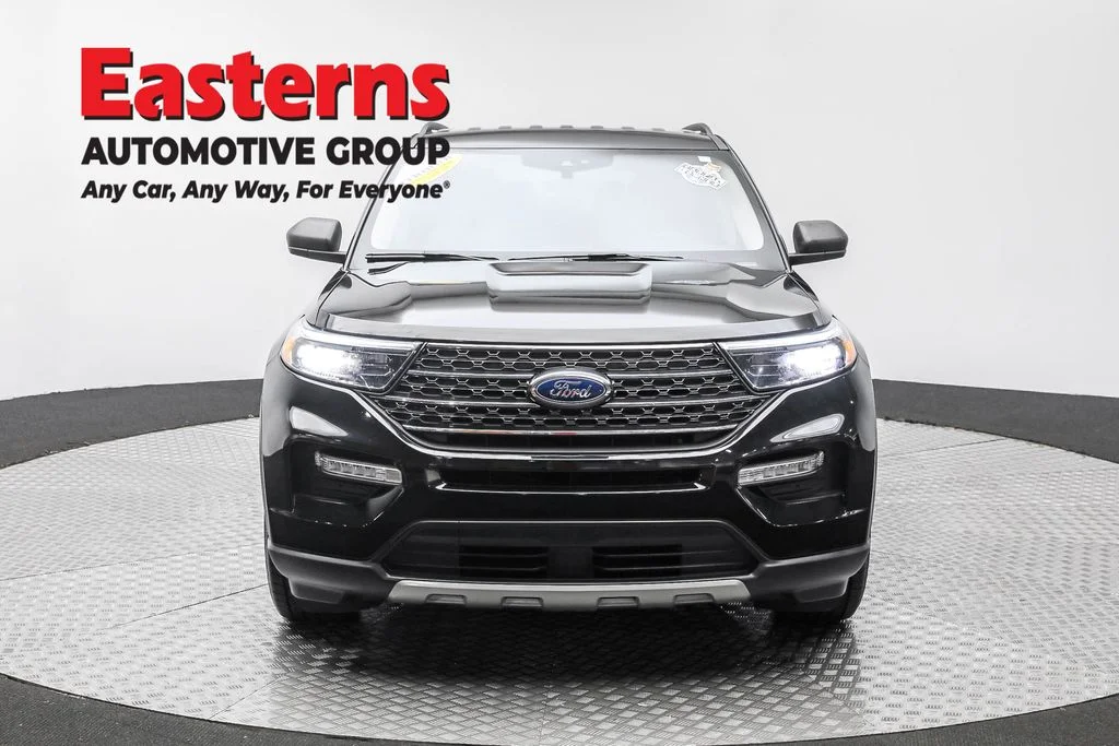 Used 2023 Black Ford XLT image 2