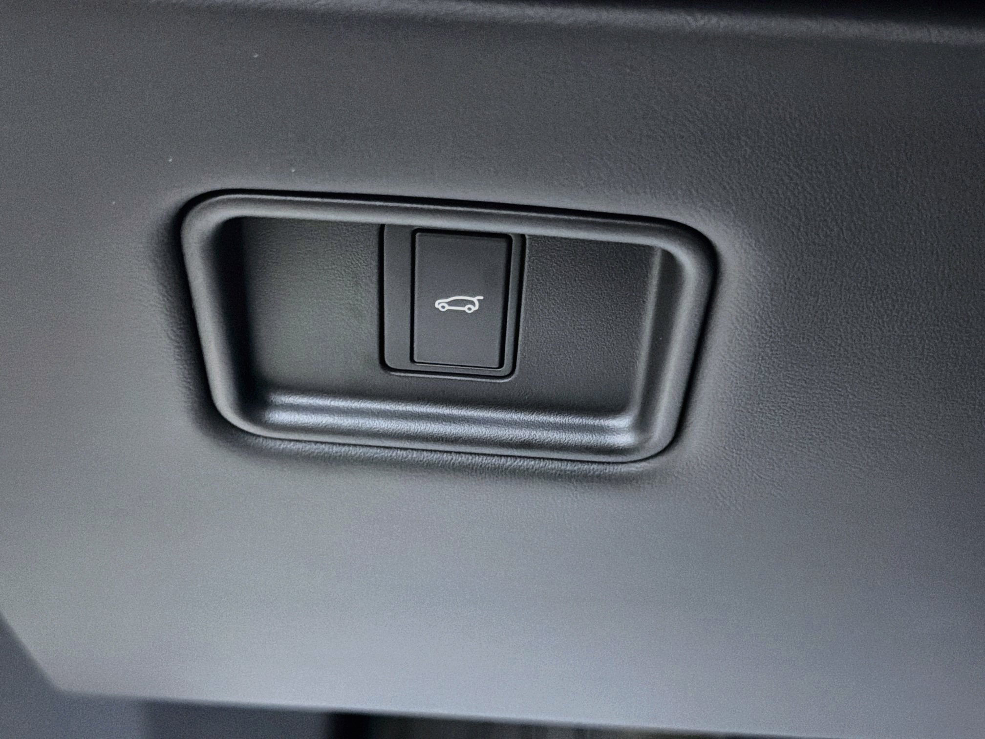 New 2027 Fuji White LAND ROVER  image 35