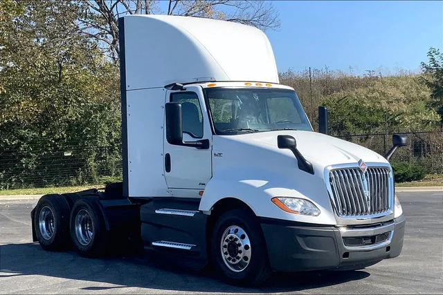 Pre-Owned 2021 International LT625 6x4 Day Cab