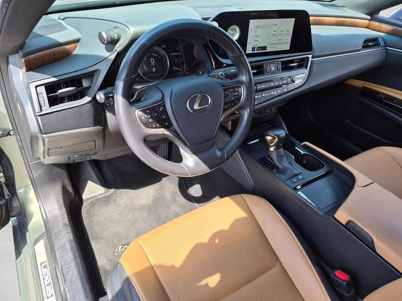 Used 2024 Sunlit Green Lexus ES 300h image 10