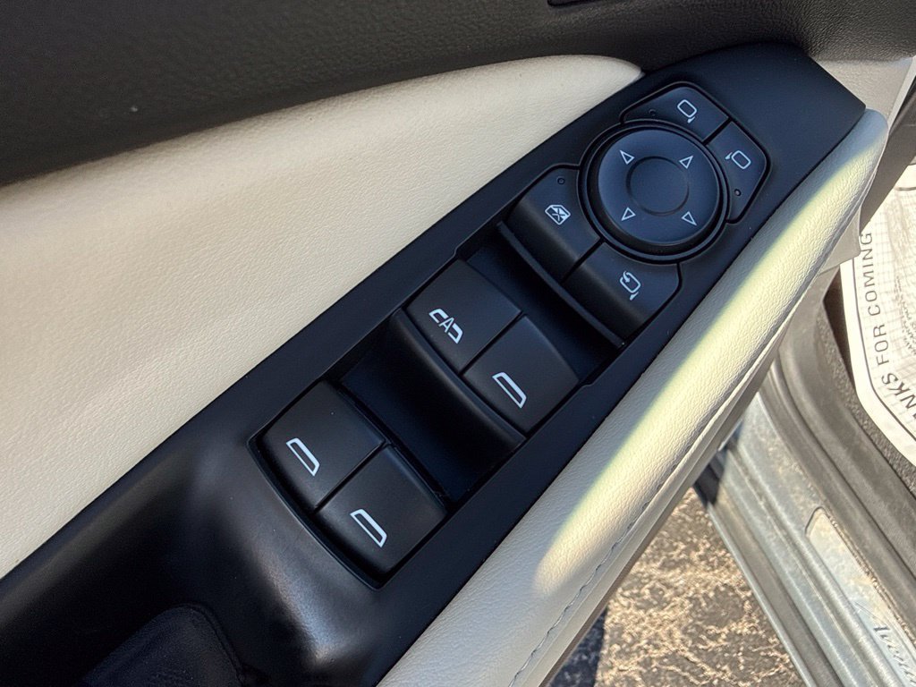 Used 2024 Gray Buick Avenir image 23