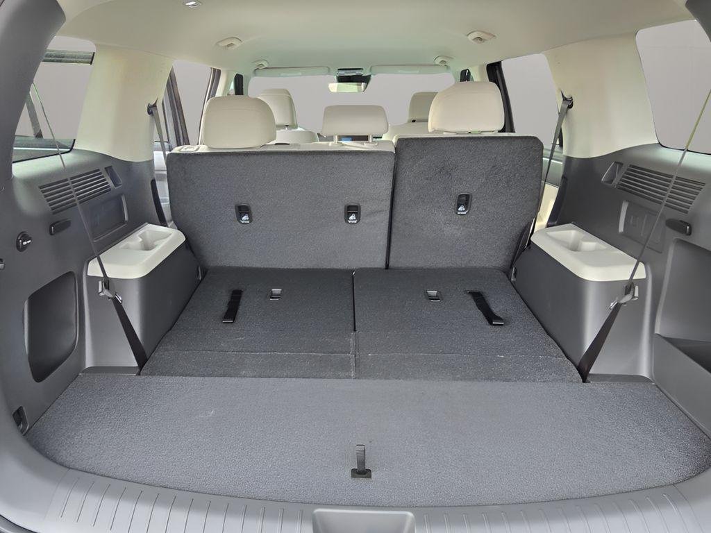 New 2026 Shimmering Silver Hyundai SE image 29